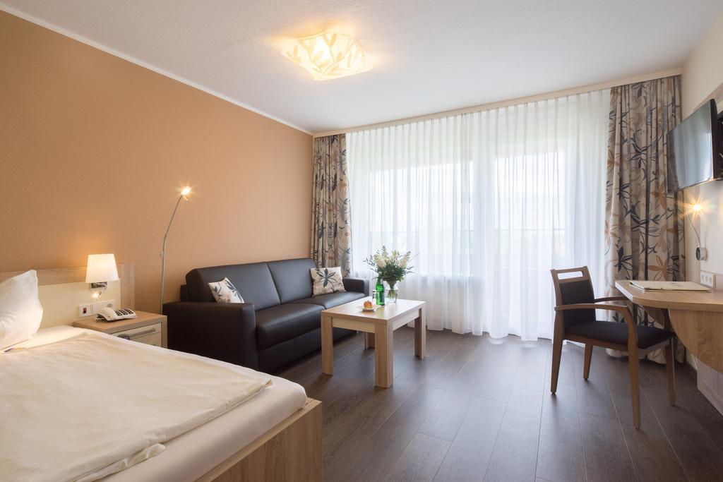 Gda Hotel Neustadt An Der Weinstrasse Bagian luar foto