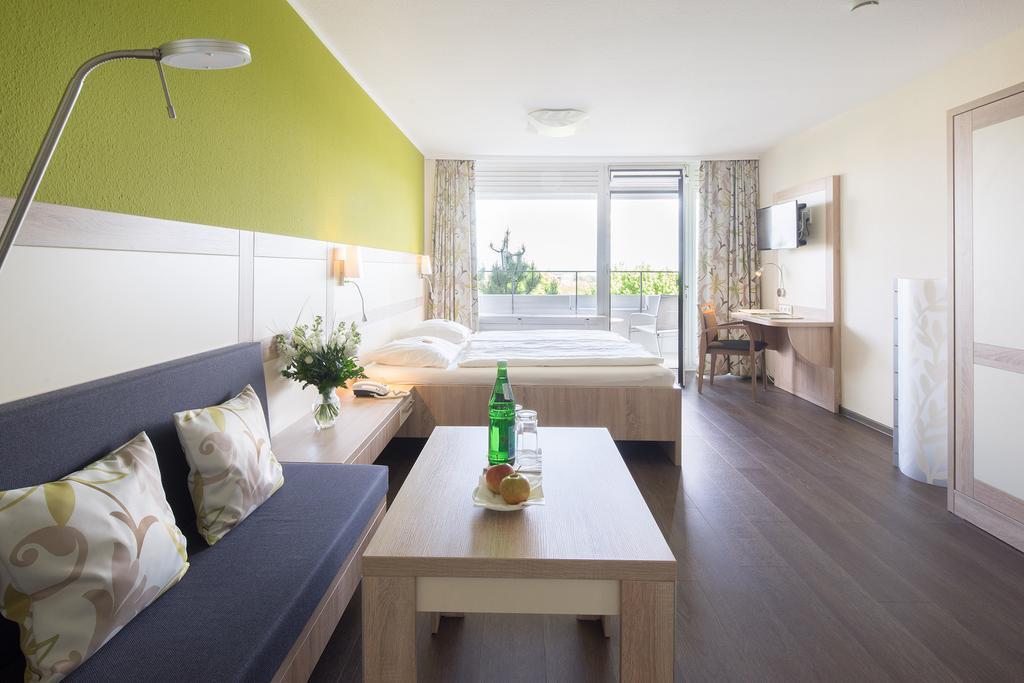 Gda Hotel Neustadt An Der Weinstrasse Bagian luar foto