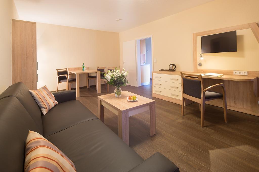 Gda Hotel Neustadt An Der Weinstrasse Bagian luar foto