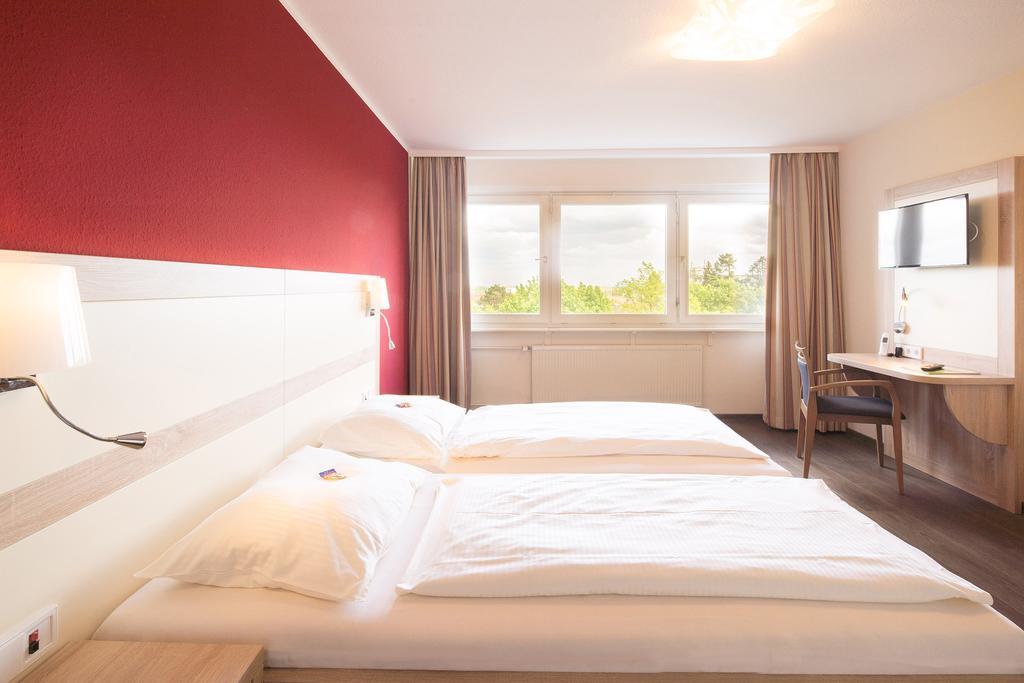 Gda Hotel Neustadt An Der Weinstrasse Bagian luar foto