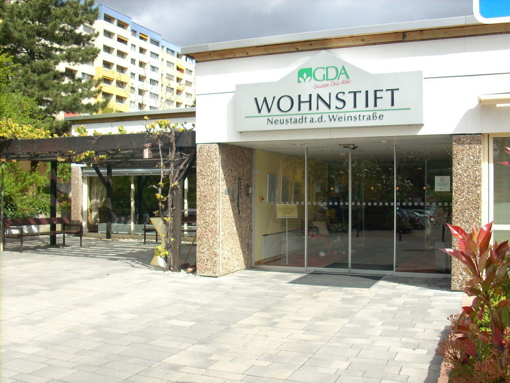 Gda Hotel Neustadt An Der Weinstrasse Bagian luar foto